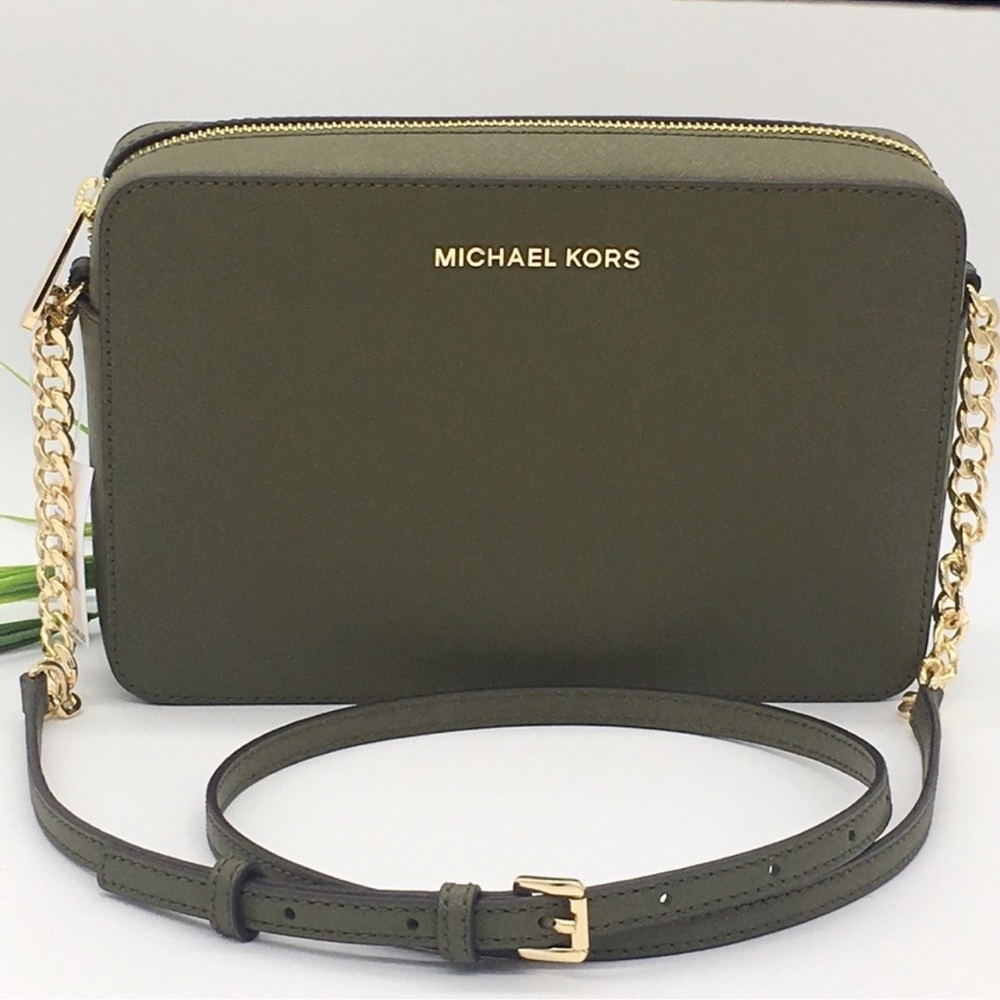Michael Kors Jet Set Item Large East West Zip Crossbody Leather Olive
NWT - Picture 11 of 12